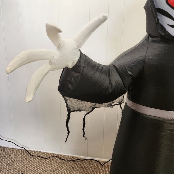 Gemmy Inflatable Blow Up Scary Halloween Reaper Figure Automatic Electric Blower - Picture 11 of 13